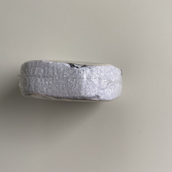 Authentic Disney Peter Pan & Pirate Themed Magic expanding wash cloth towel NWT - Picture 4 of 5